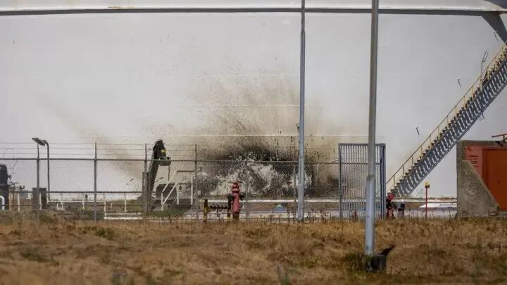 Europe's largest port hit by explosion, leaving 1 dead and 6 injured