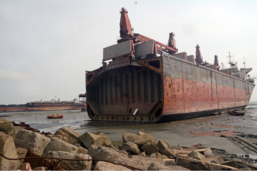 Dry bulk and LNG carriers lead the rebound in demolition supply