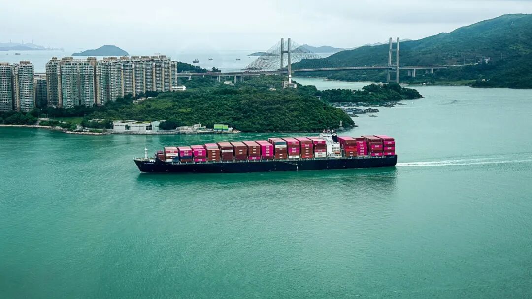 After more than 10 years without placing an order, the German shipowner returned—and immediately chose a Chinese shipyard